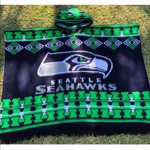Seattle Seahawks alpaca wool blend poncho unisex, one size. Made in Ecuador